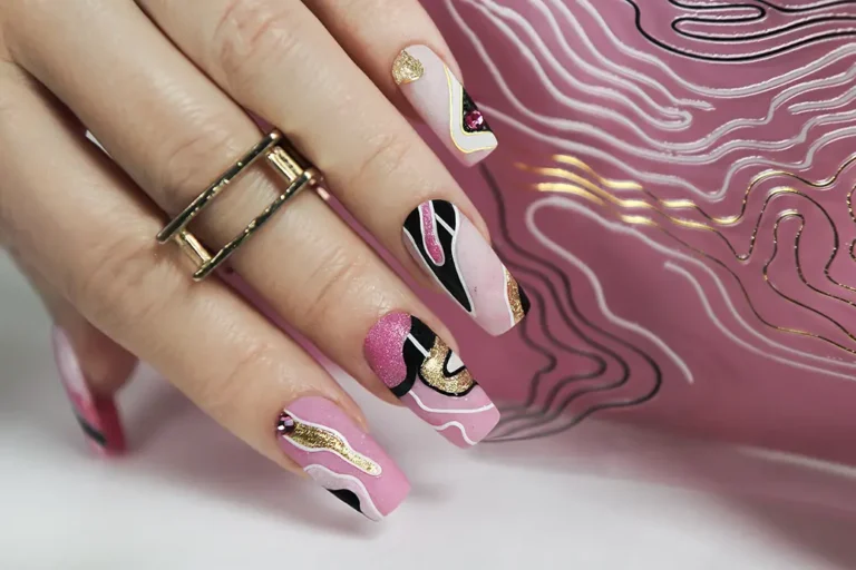 abstract-manicure-with-accessory copy